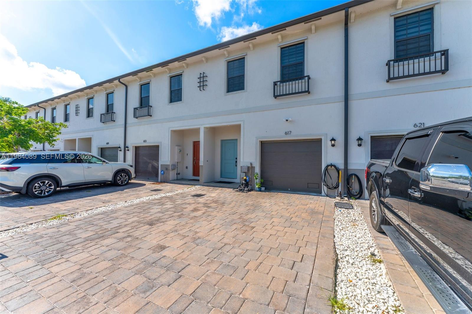 617 SW 11th St, Florida City FL 33034