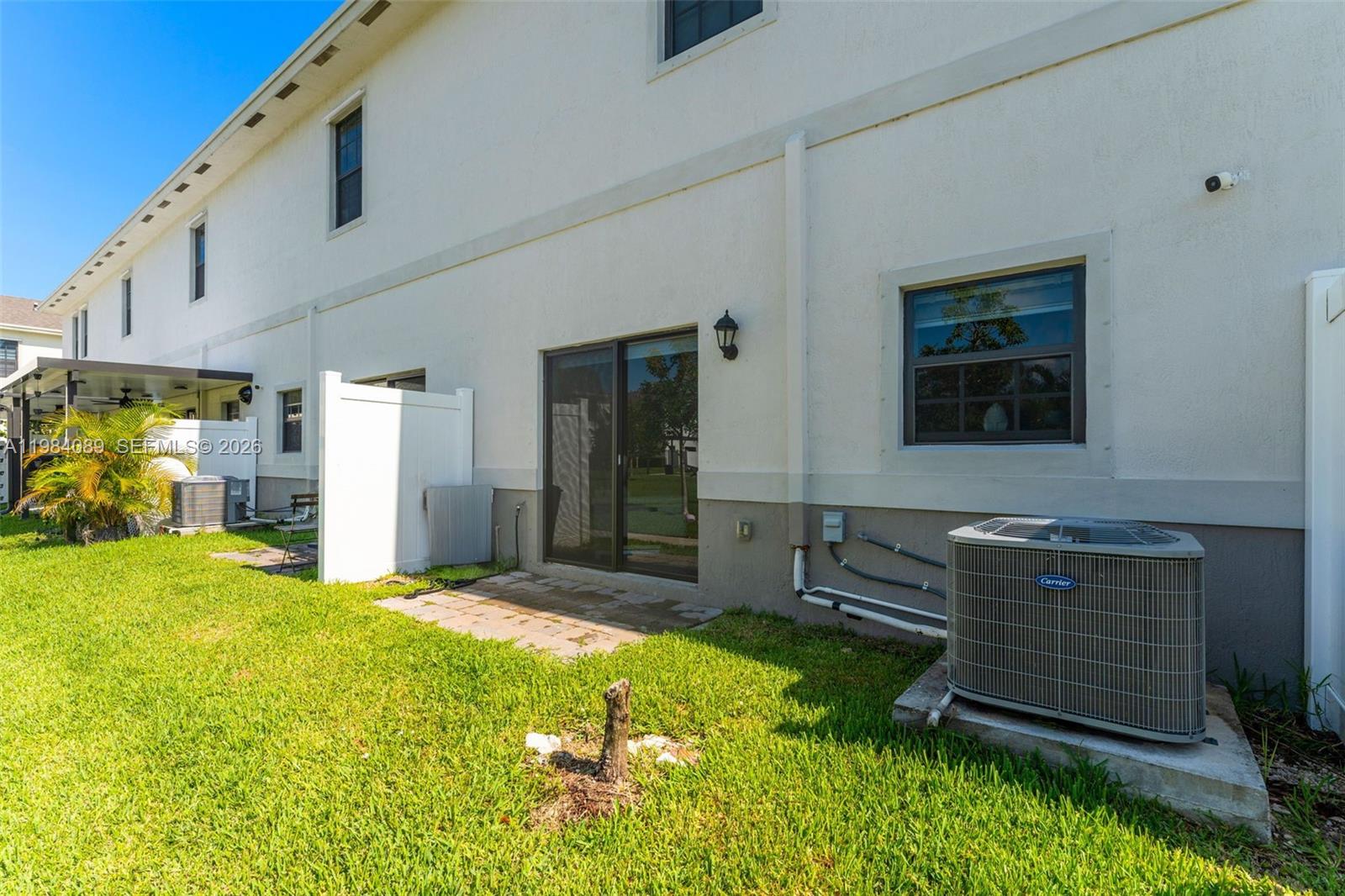 617 SW 11th St, Florida City FL 33034