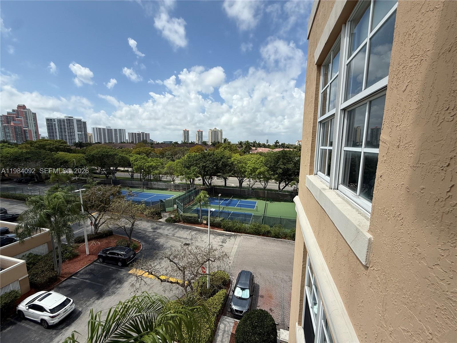 19701 E Country Club Dr #5601, Aventura FL 33180