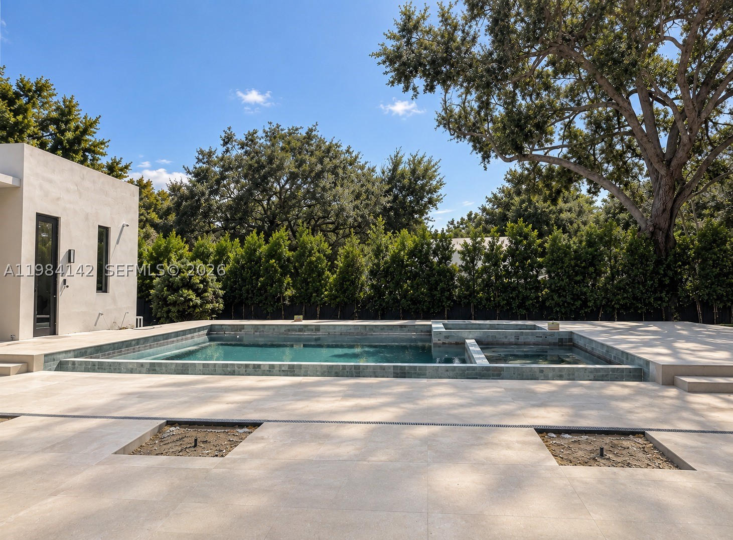 6800 SW 106th St, Pinecrest FL 33156