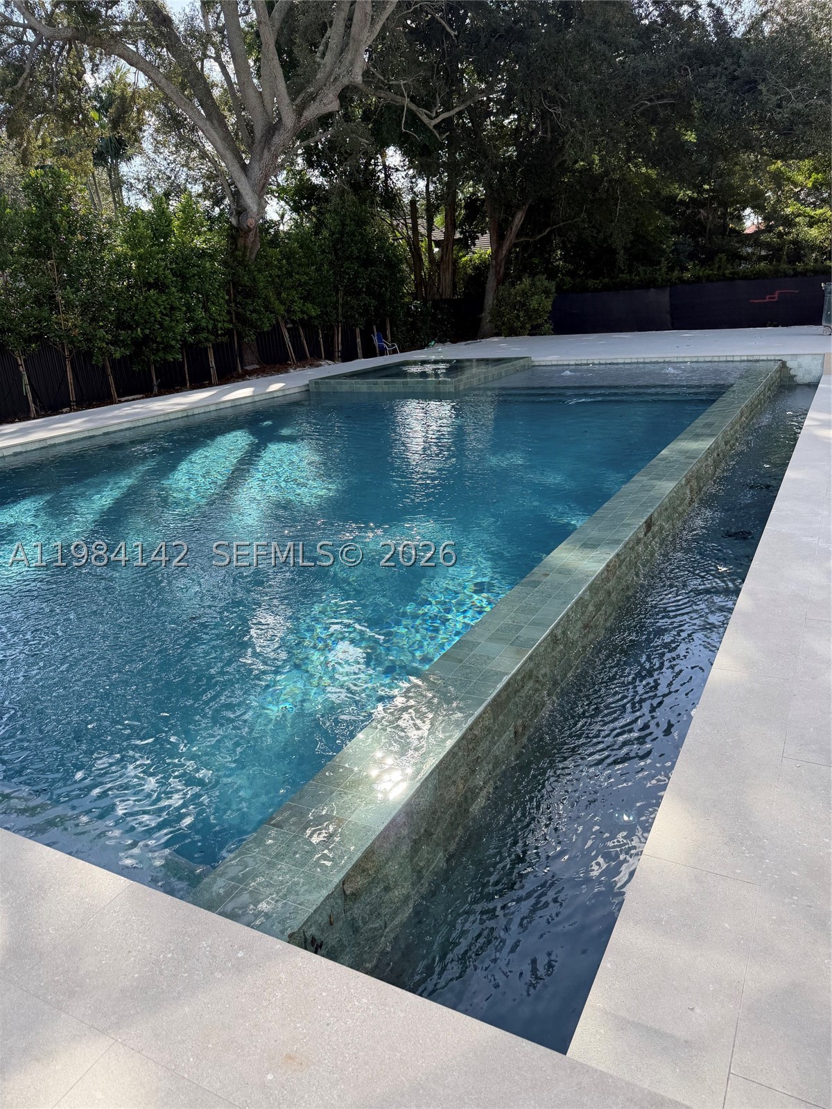 6800 SW 106th St, Pinecrest FL 33156