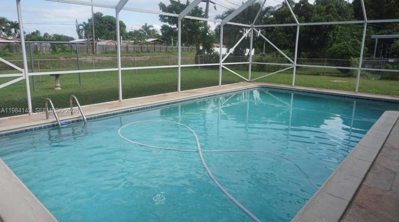 328 Riverdale Rd, Palm Springs FL 33461