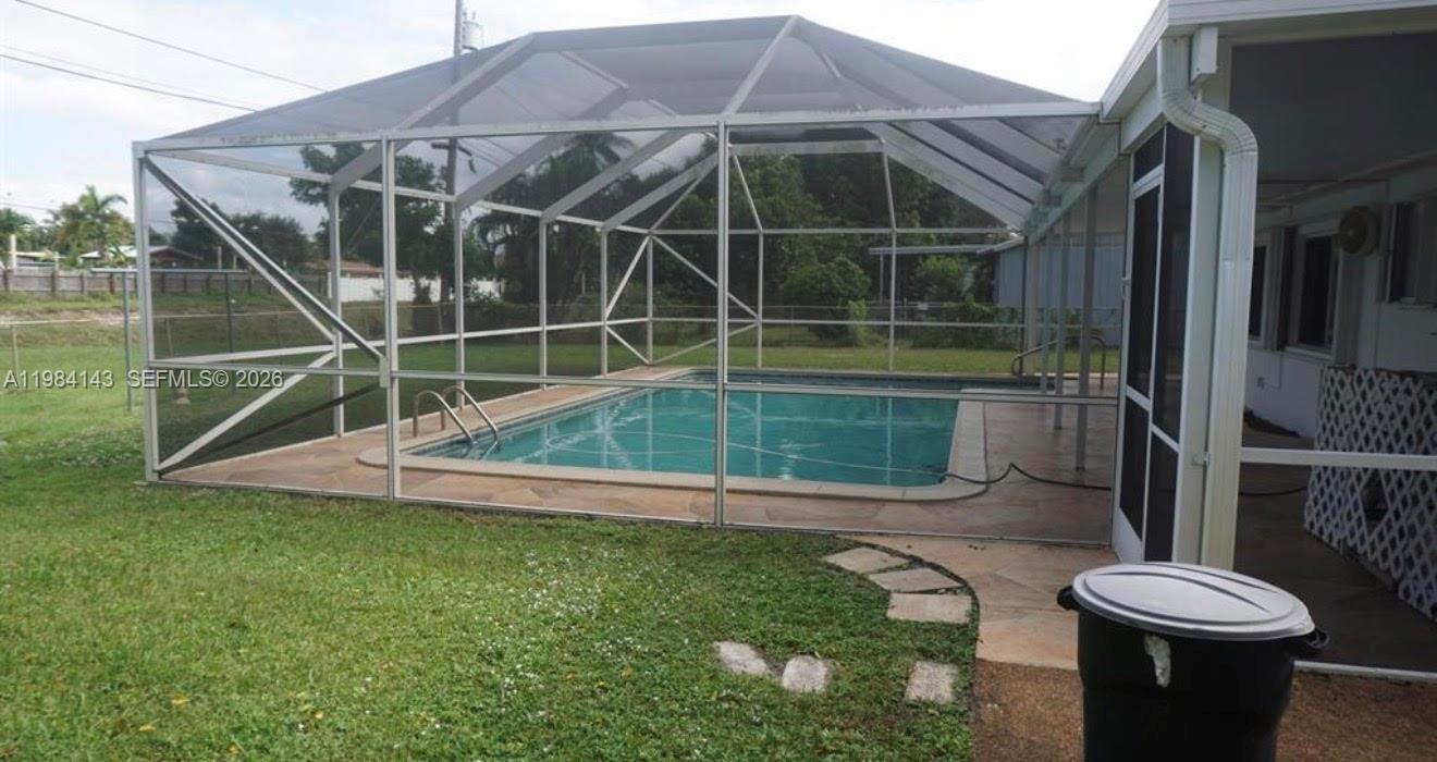 328 Riverdale Rd, Palm Springs FL 33461