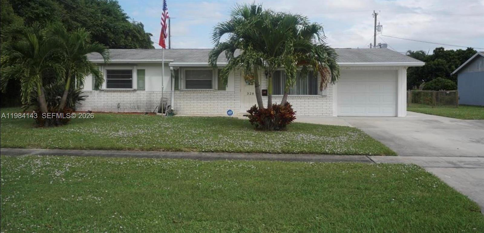 328 Riverdale Rd, Palm Springs FL 33461