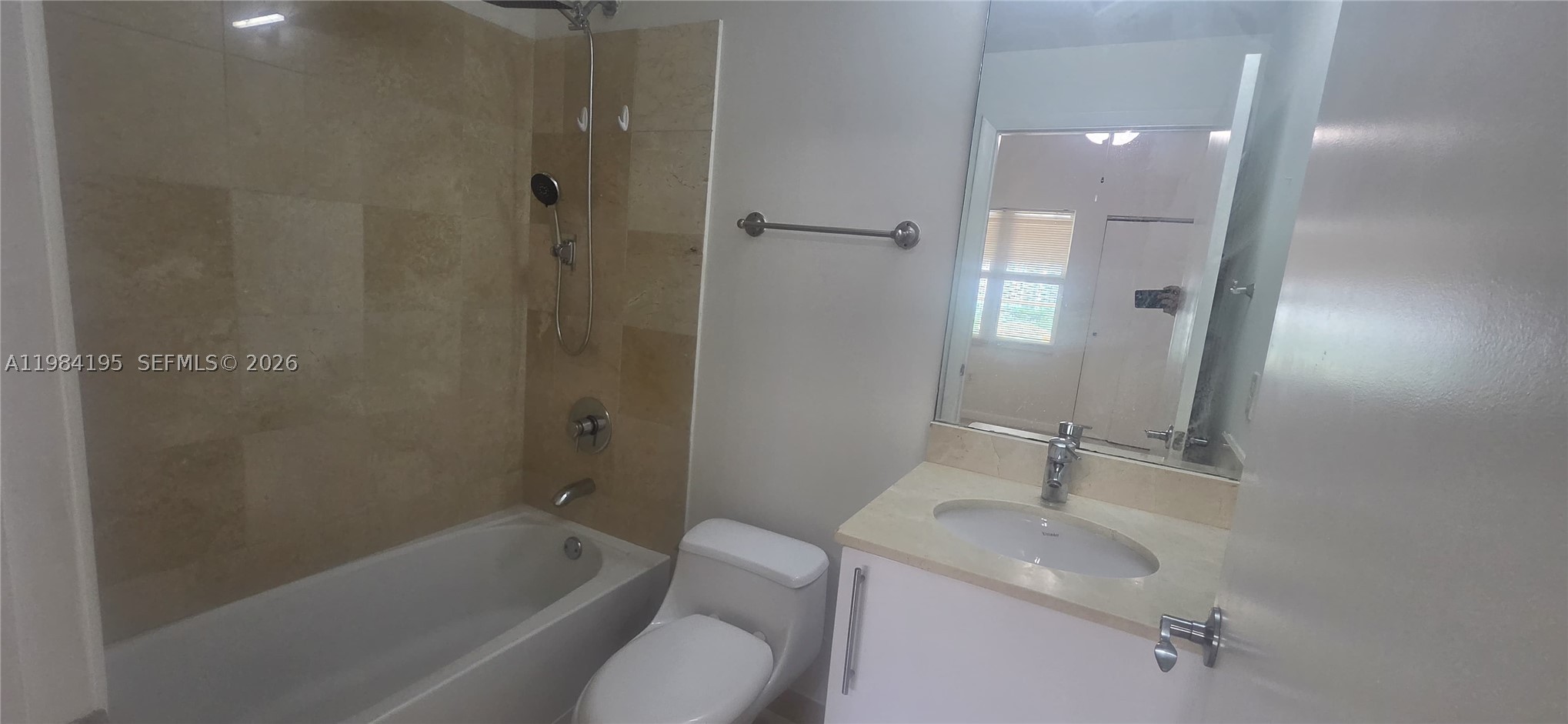3330 NE 190th St #1018, Aventura FL 33180