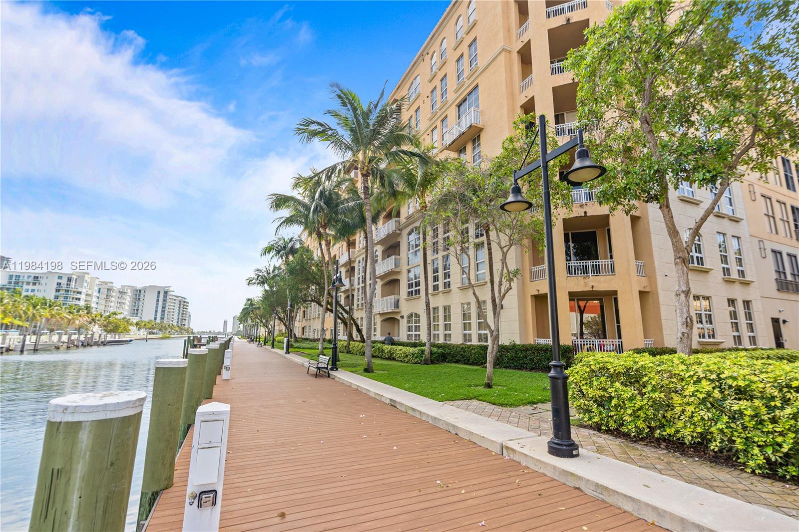 3001 NE 185th St #716, Aventura FL 33180
