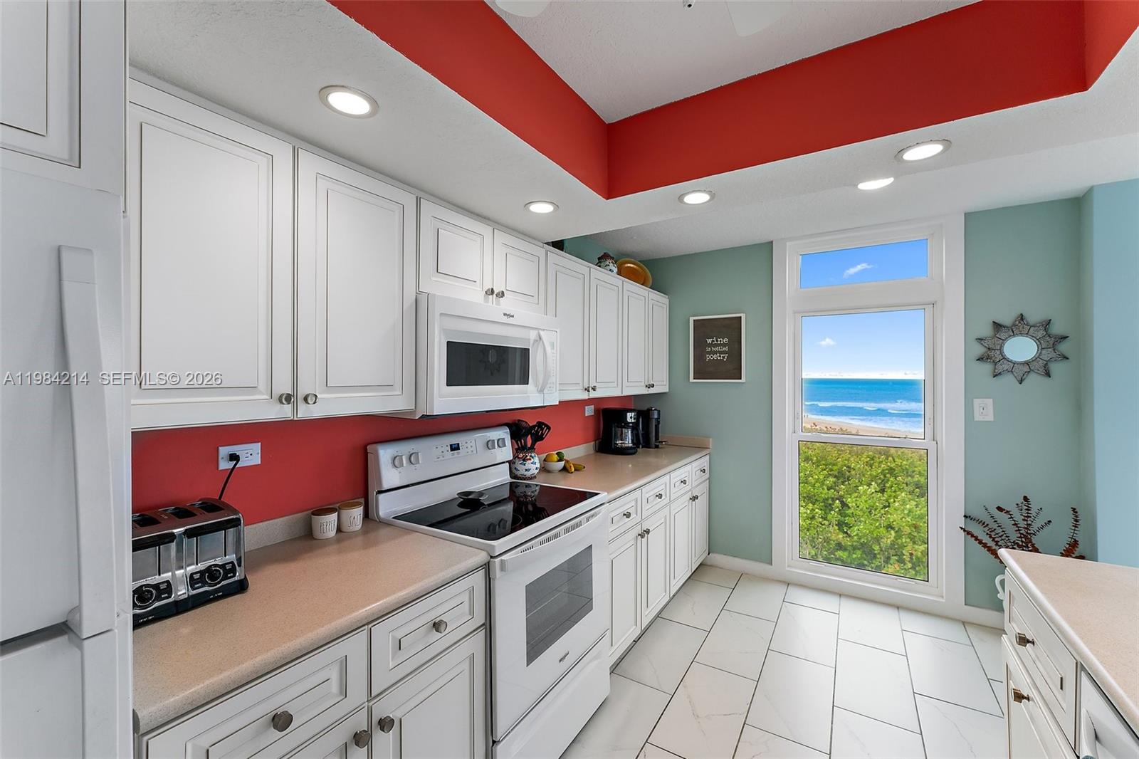 669 NE Plantation Rd #406, Hutchinson Island FL 34996
