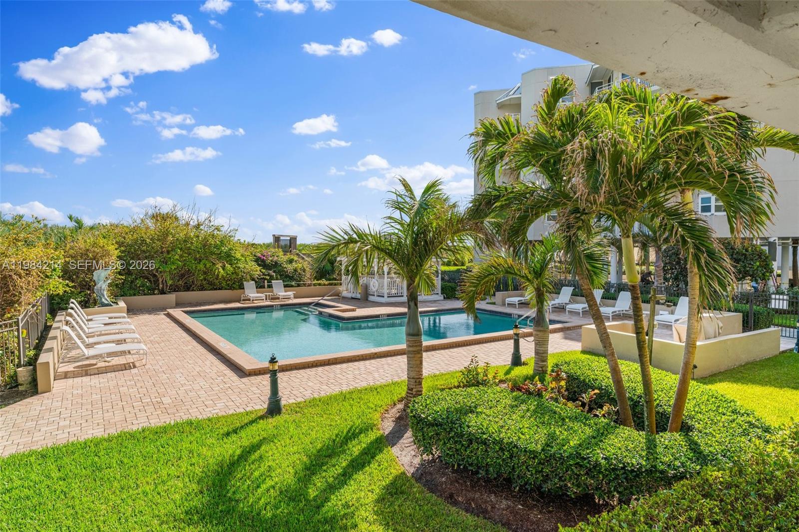 669 NE Plantation Rd #406, Hutchinson Island FL 34996