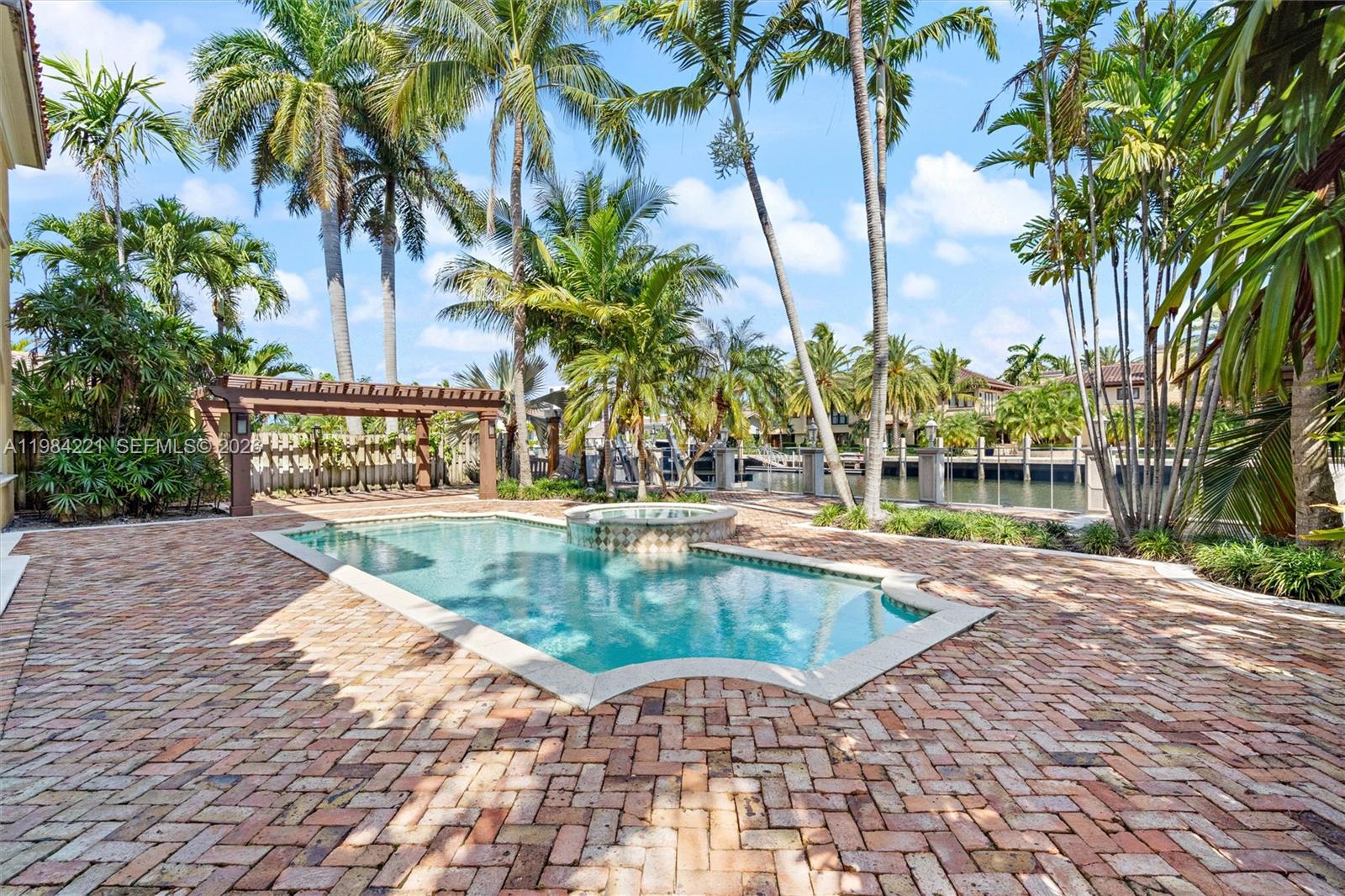 1701 SE 10th St, Fort Lauderdale FL 33316
