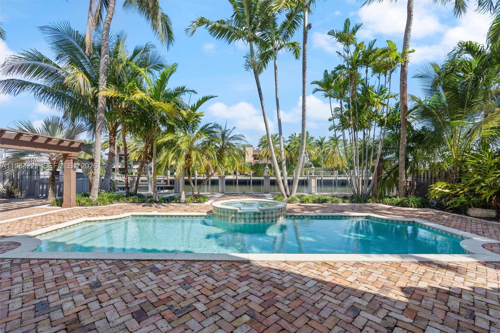 1701 SE 10th St, Fort Lauderdale FL 33316