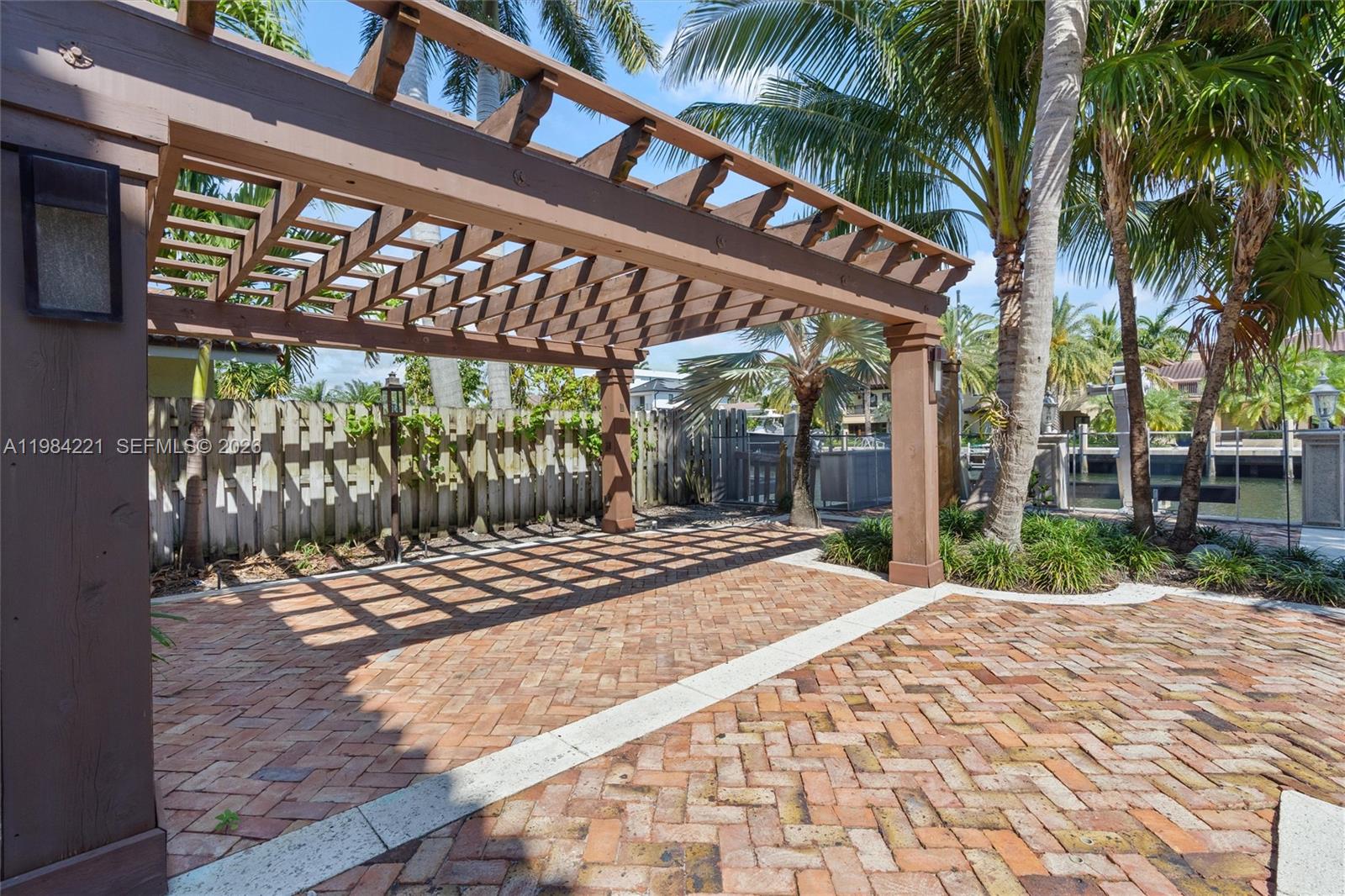 1701 SE 10th St, Fort Lauderdale FL 33316