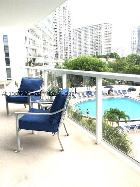 3701 N Country Club Dr #504, Aventura FL 33180