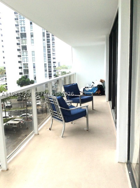 3701 N Country Club Dr #504, Aventura FL 33180