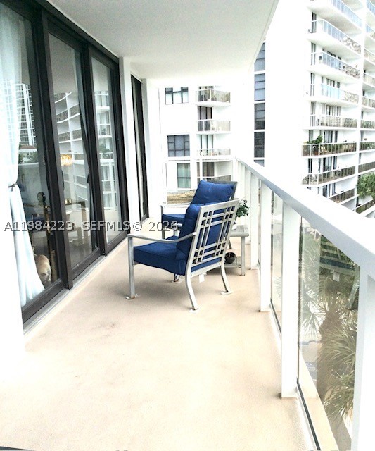 3701 N Country Club Dr #504, Aventura FL 33180