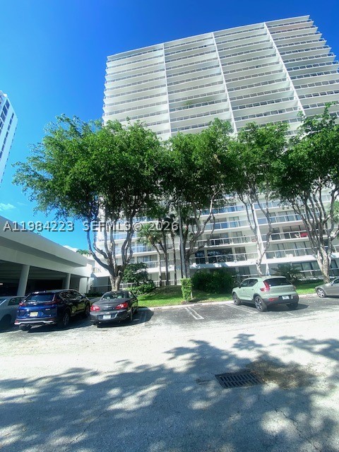 3701 N Country Club Dr #504, Aventura FL 33180