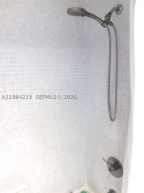3701 N Country Club Dr #504, Aventura FL 33180