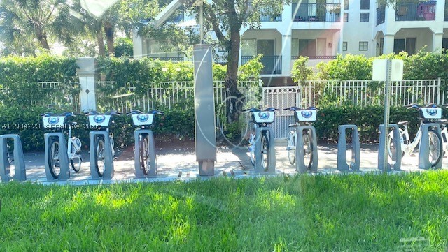 3701 N Country Club Dr #504, Aventura FL 33180