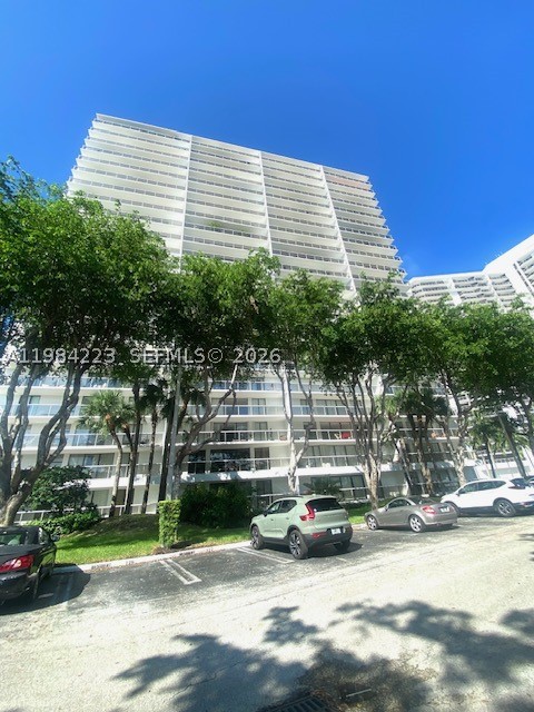 3701 N Country Club Dr #504, Aventura FL 33180