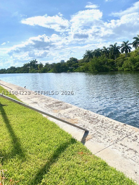 3701 N Country Club Dr #504, Aventura FL 33180