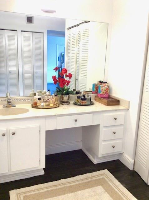 3701 N Country Club Dr #504, Aventura FL 33180