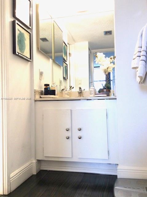 3701 N Country Club Dr #504, Aventura FL 33180