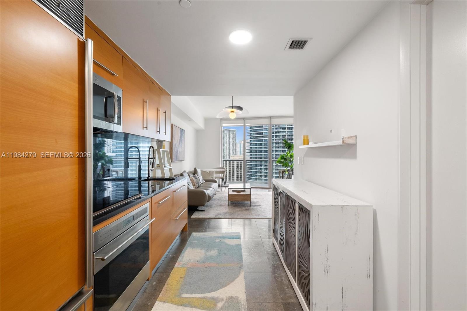 465 Brickell Ave #2604, Miami FL 33131