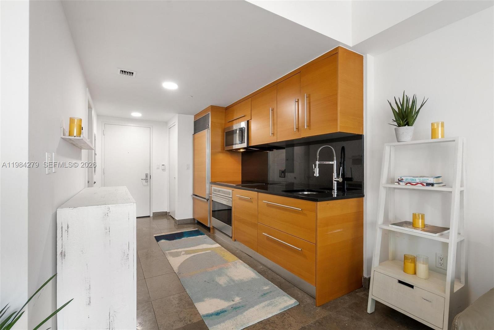 465 Brickell Ave #2604, Miami FL 33131