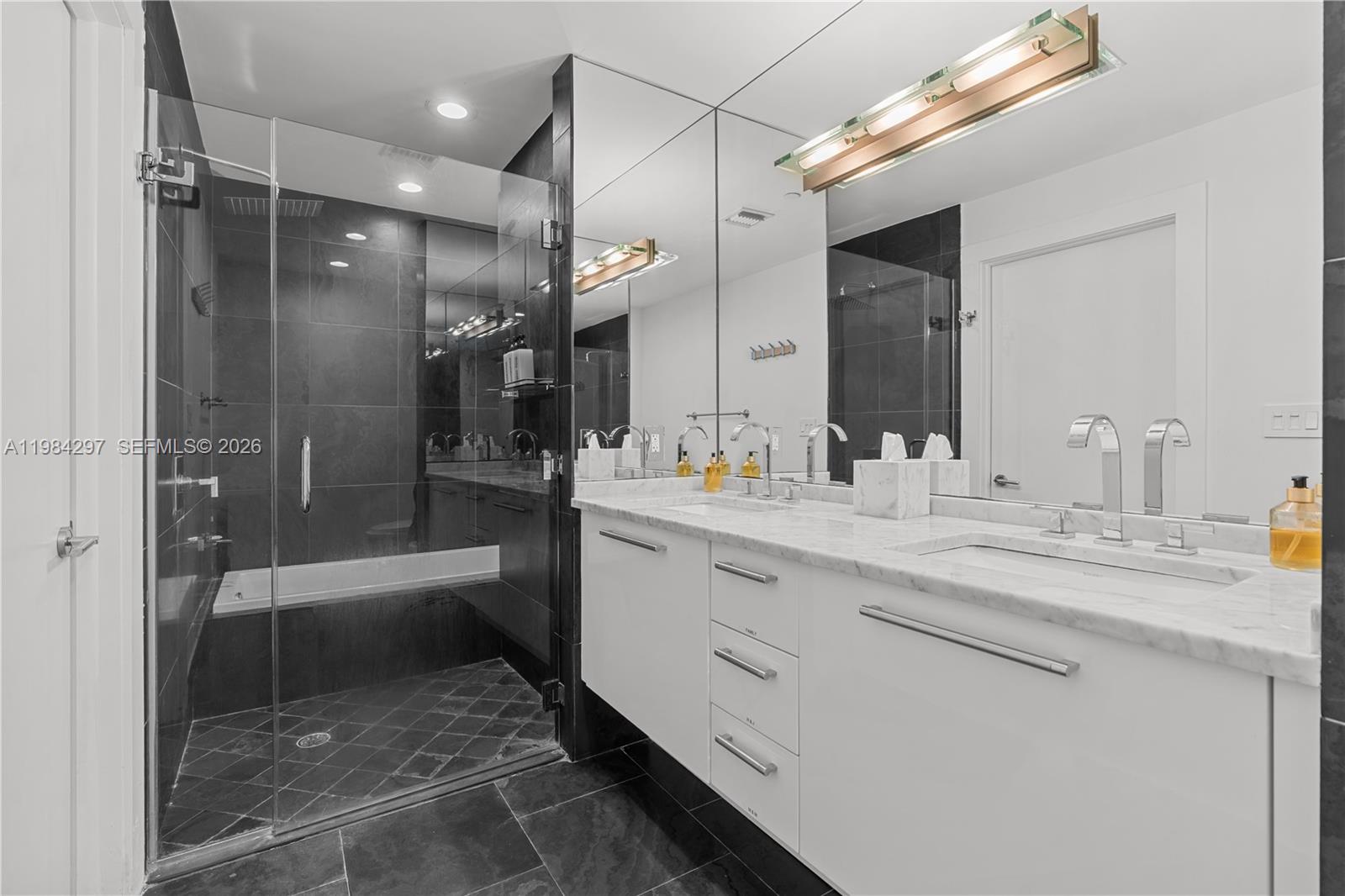 900 Biscayne Blvd #5602, Miami FL 33132