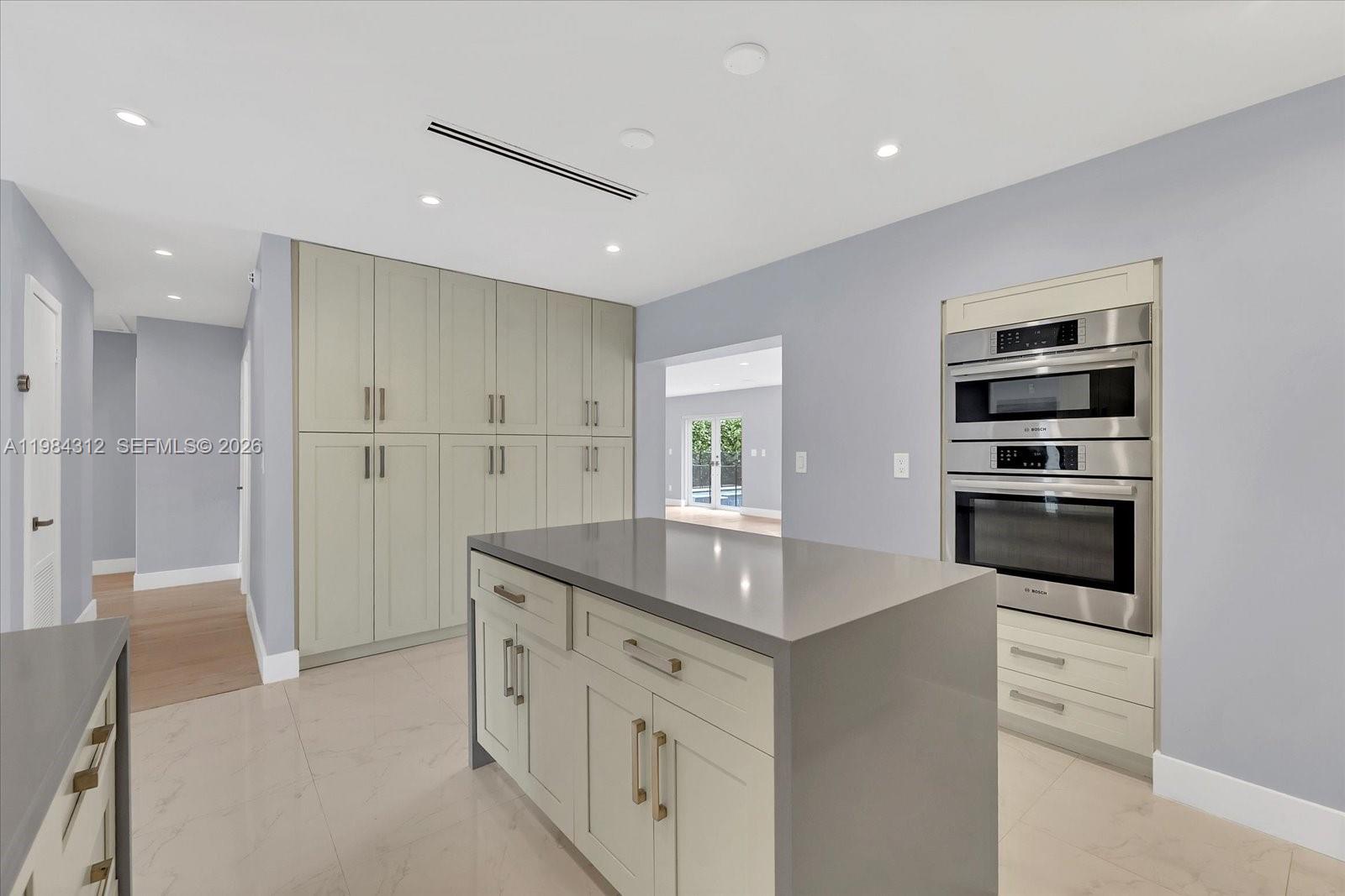 10330 SW 51st St, Miami FL 33165