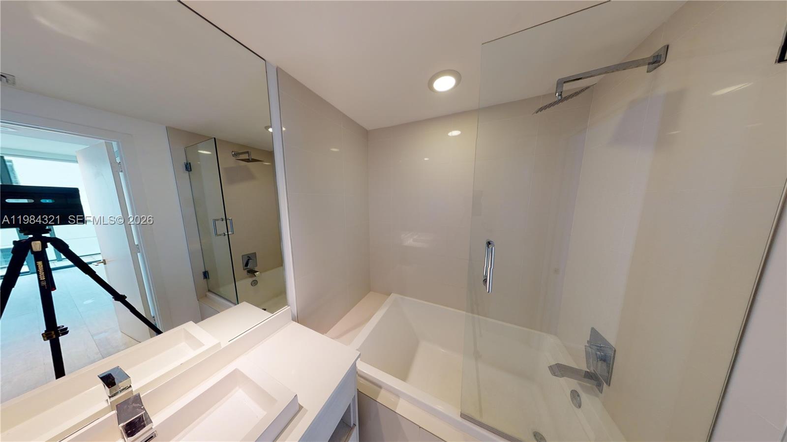 55 SW 9th St #2010, Miami FL 33130