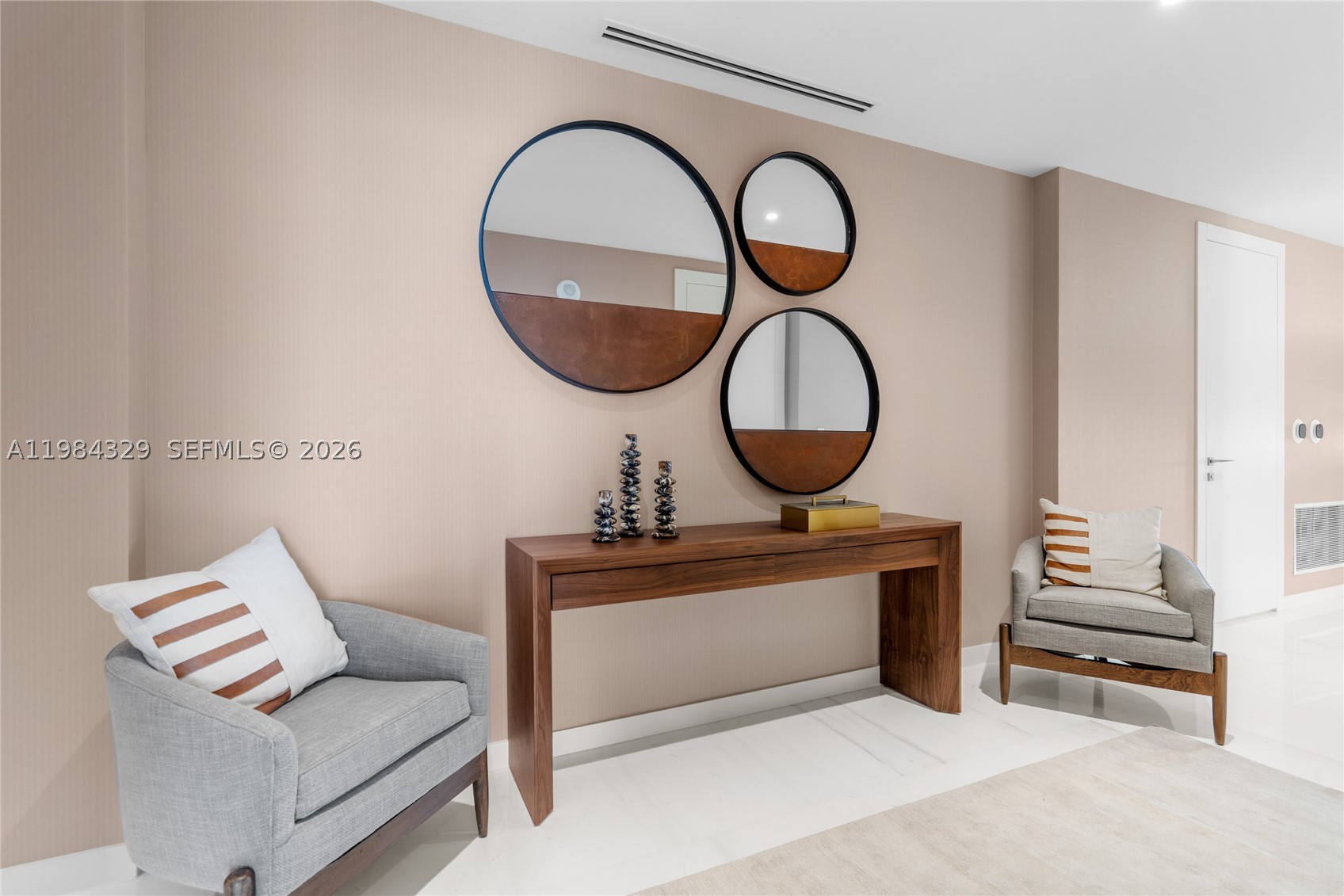 300 Biscayne Boulevard Way #2601E, Miami FL 33131