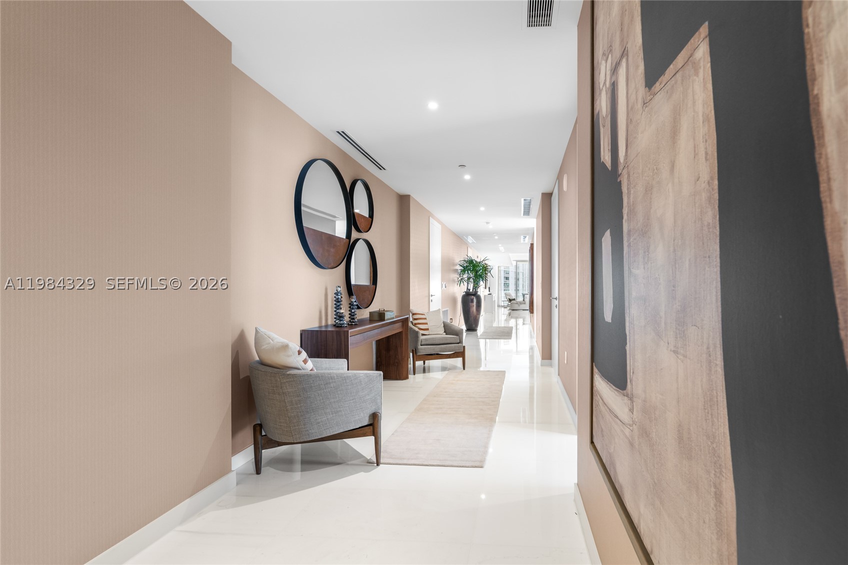300 Biscayne Boulevard Way #2601E, Miami FL 33131