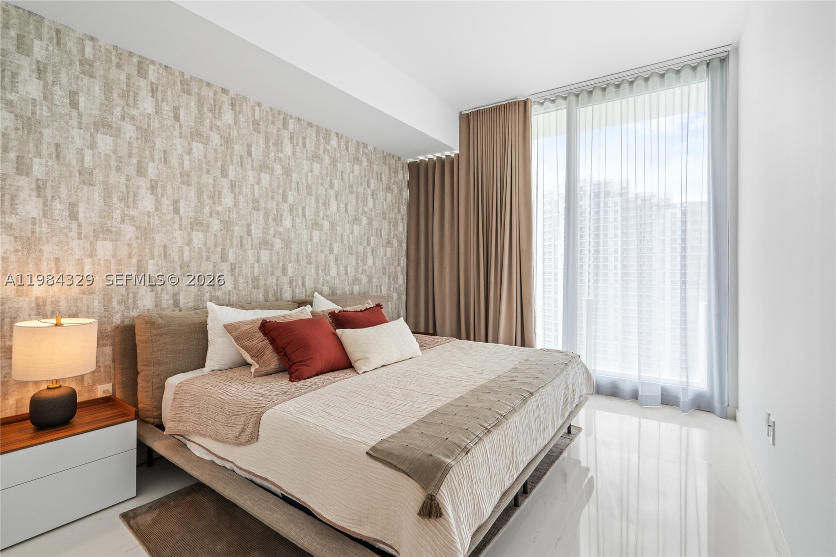 300 Biscayne Boulevard Way #2601E, Miami FL 33131
