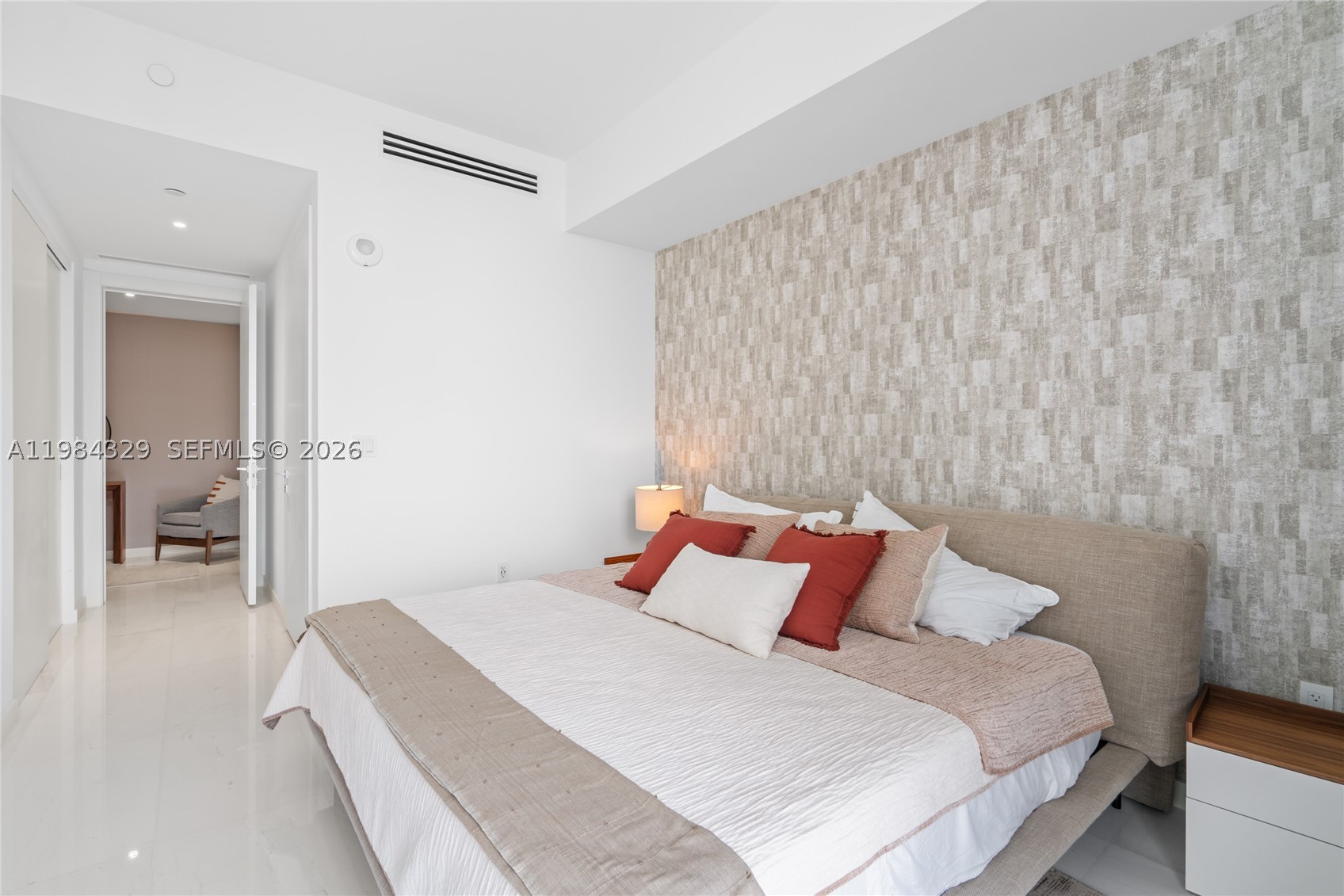 300 Biscayne Boulevard Way #2601E, Miami FL 33131