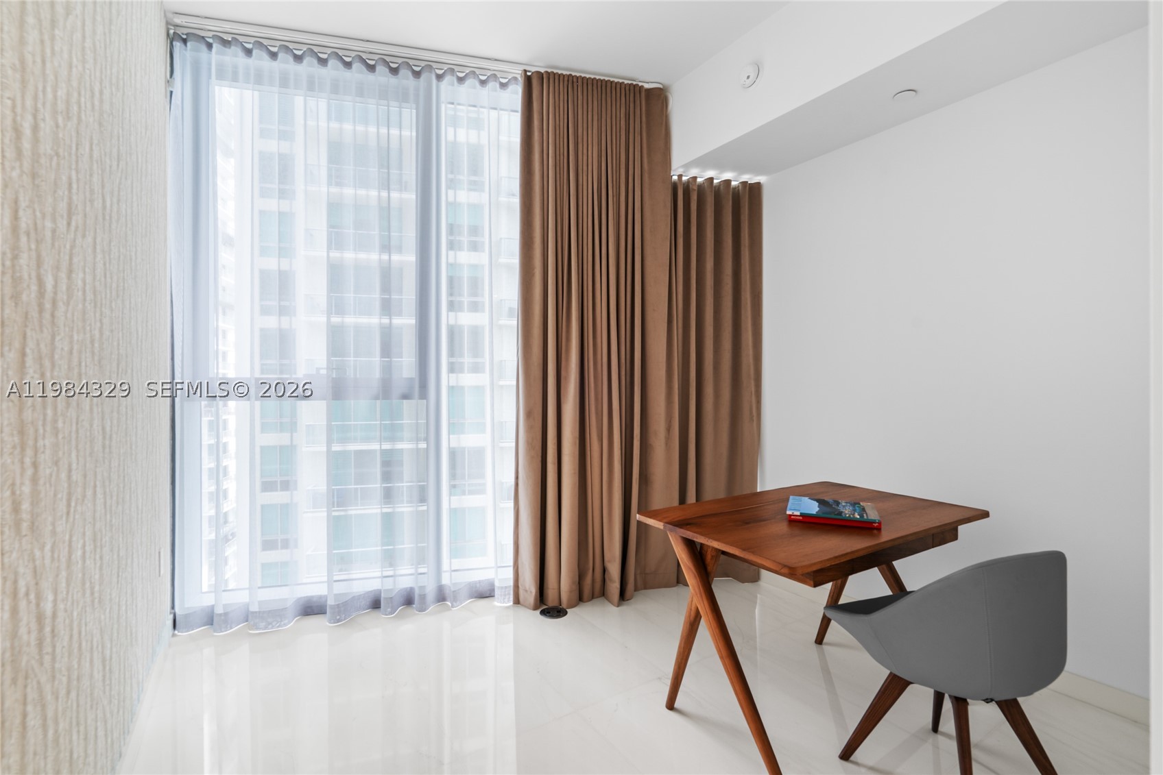 300 Biscayne Boulevard Way #2601E, Miami FL 33131