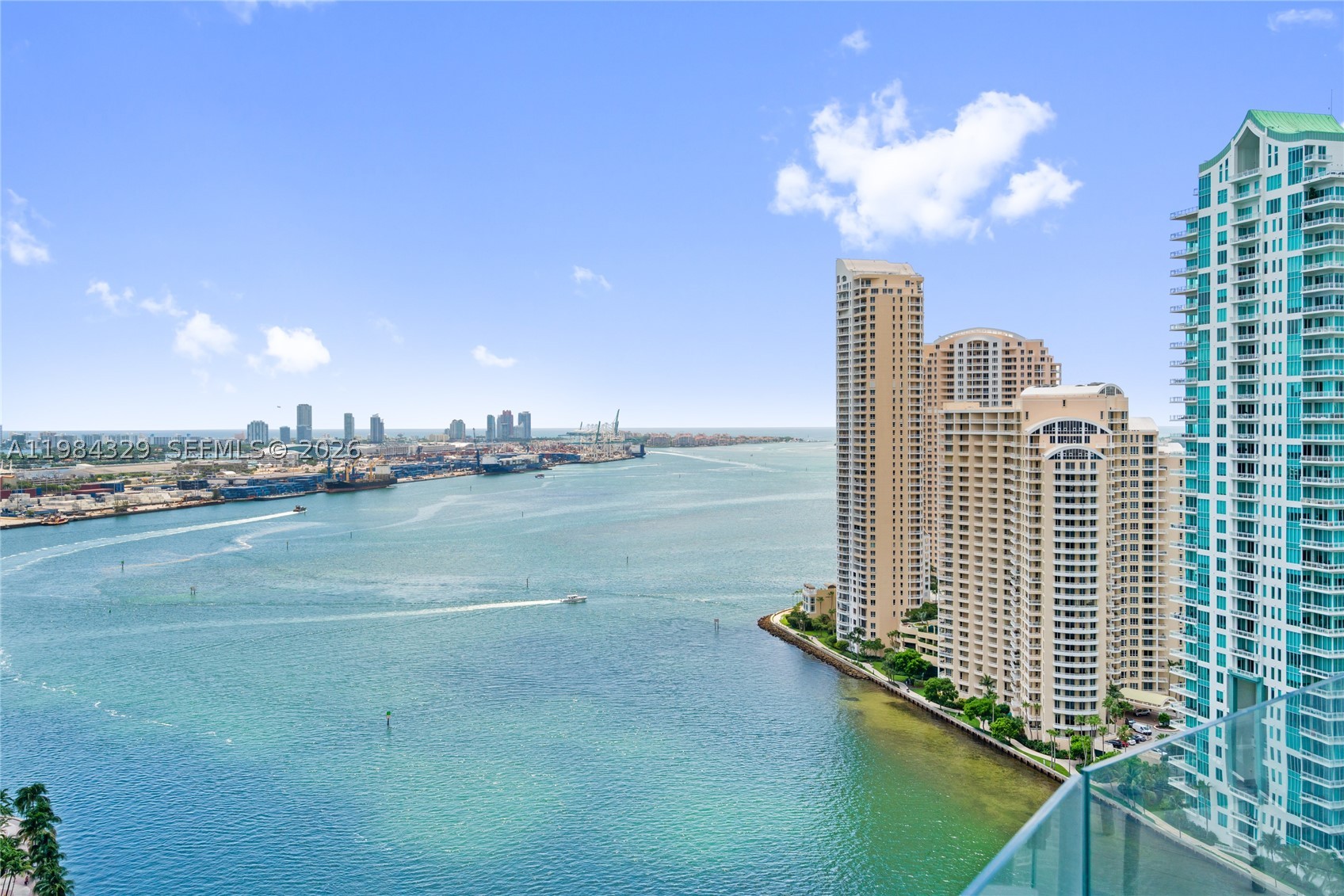 300 Biscayne Boulevard Way #2601E, Miami FL 33131
