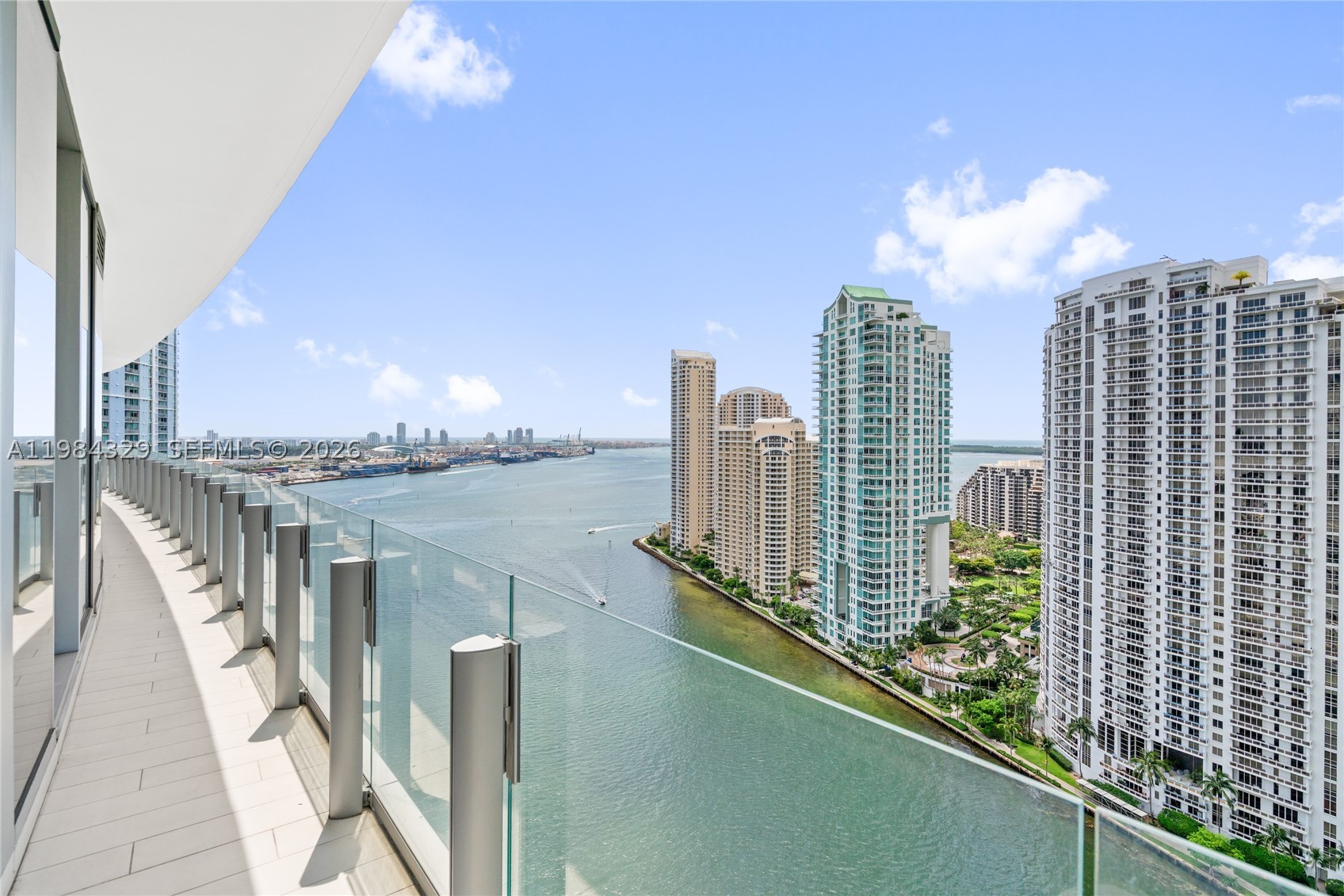 300 Biscayne Boulevard Way #2601E, Miami FL 33131
