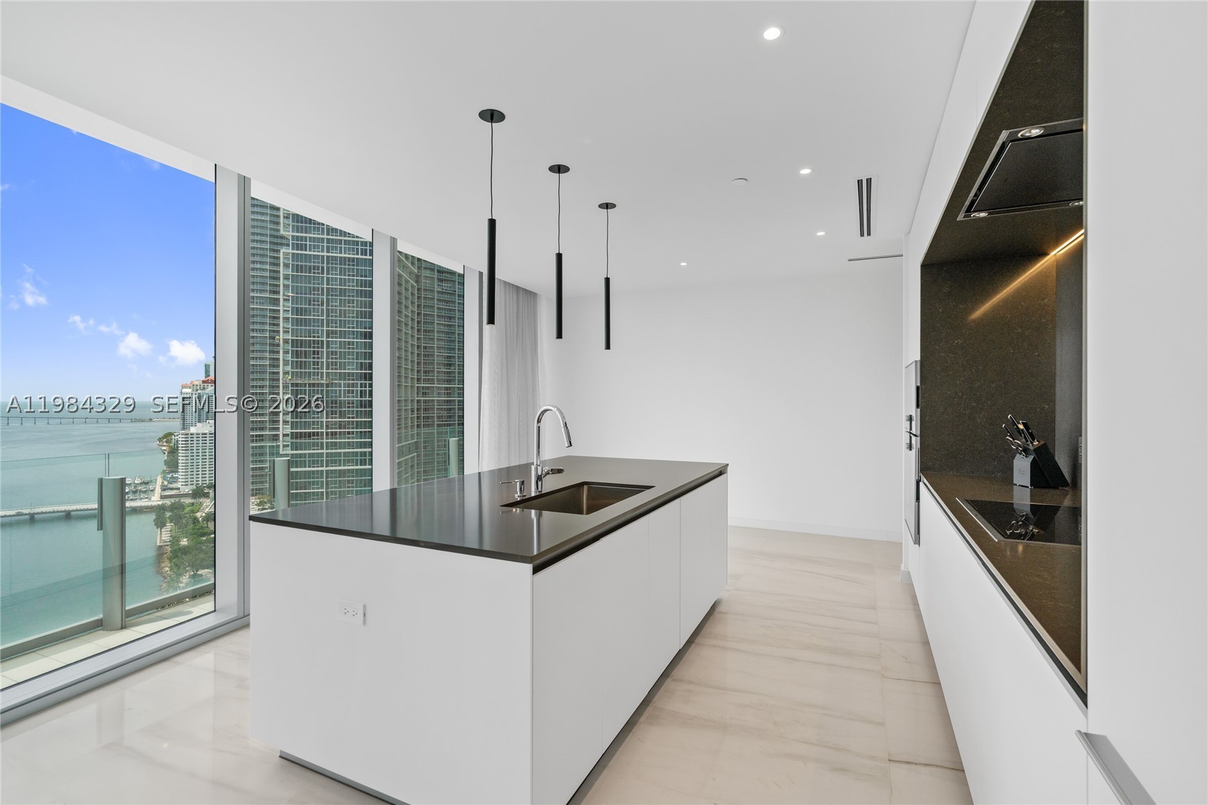 300 Biscayne Boulevard Way #2601E, Miami FL 33131