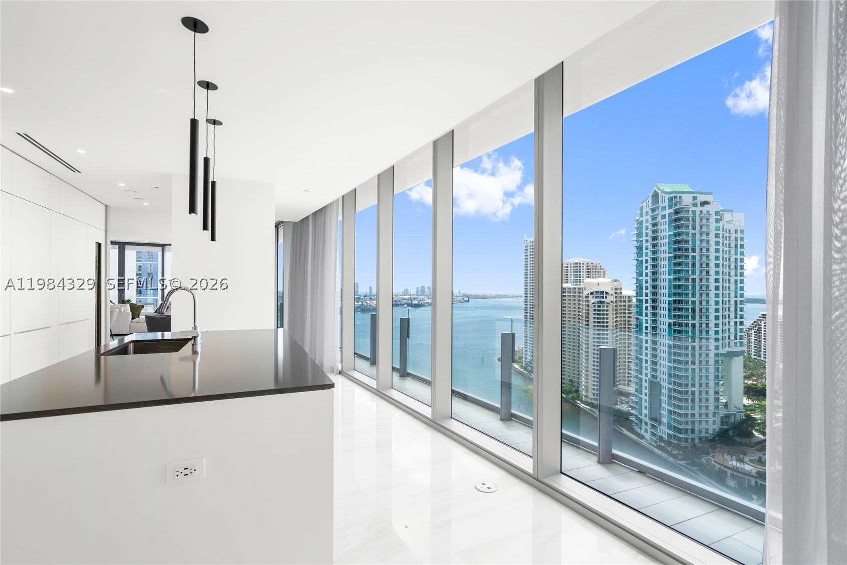 300 Biscayne Boulevard Way #2601E, Miami FL 33131