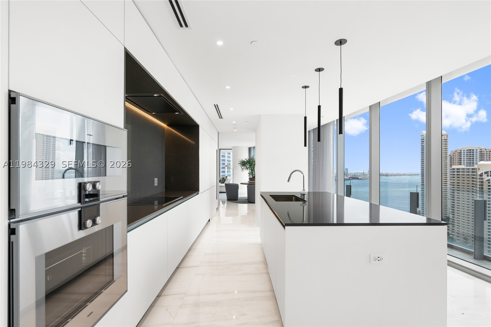 300 Biscayne Boulevard Way #2601E, Miami FL 33131