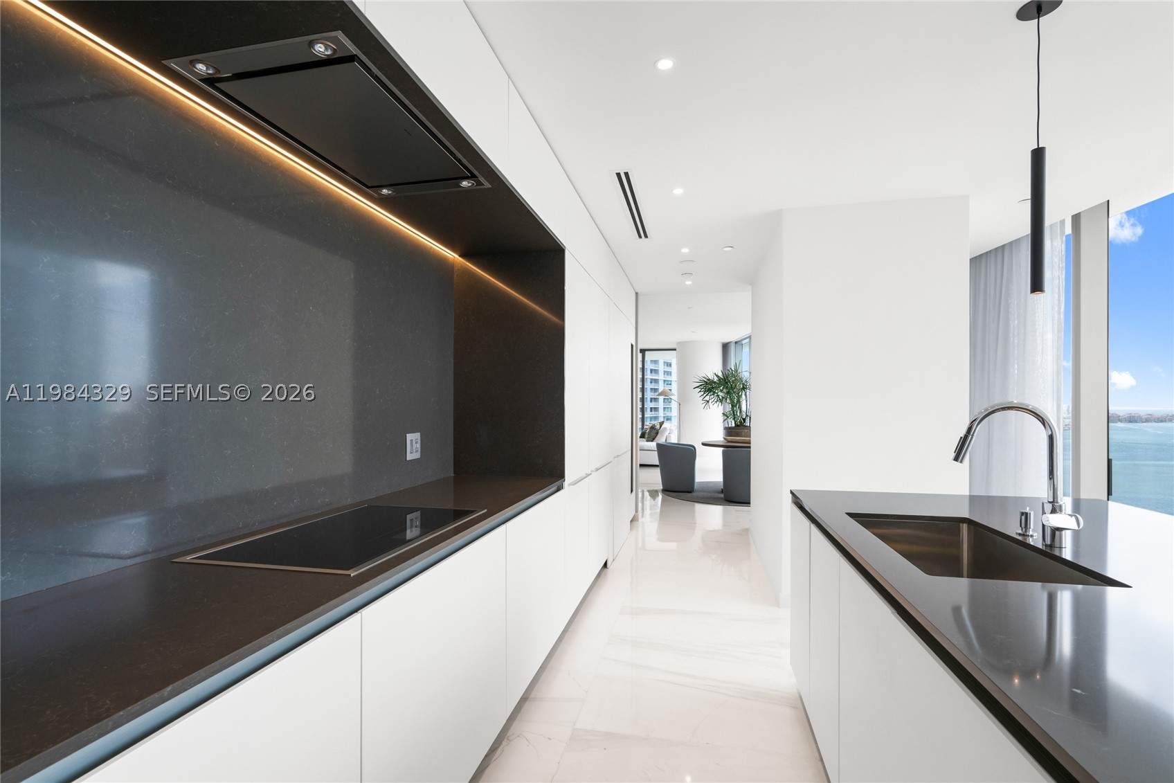 300 Biscayne Boulevard Way #2601E, Miami FL 33131