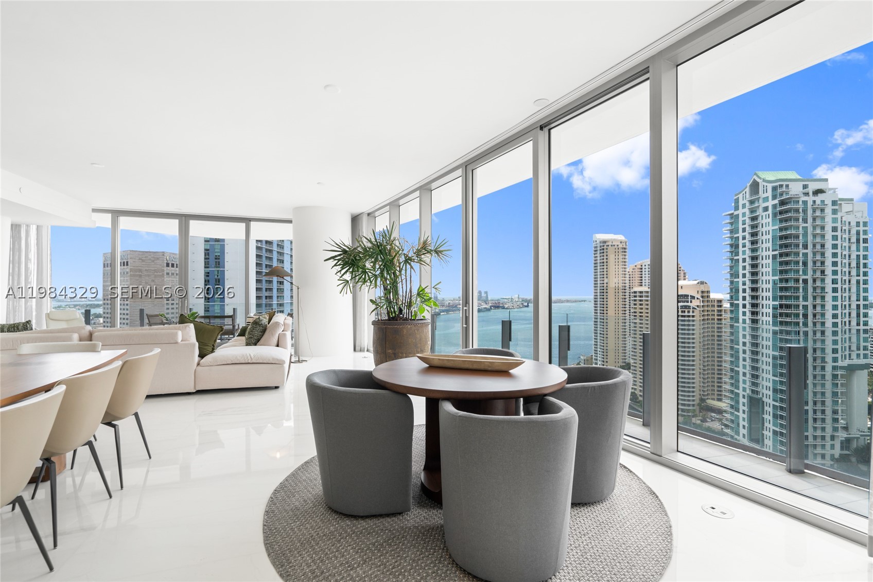 300 Biscayne Boulevard Way #2601E, Miami FL 33131
