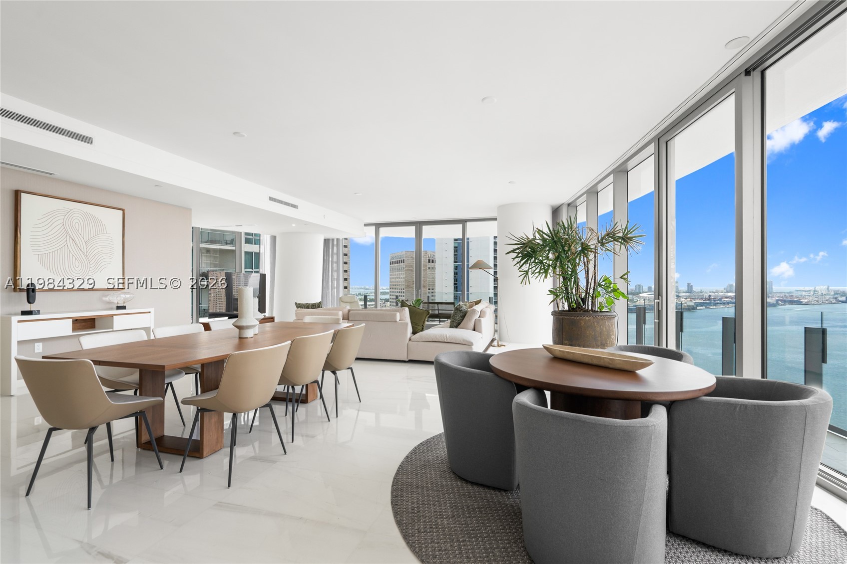 300 Biscayne Boulevard Way #2601E, Miami FL 33131