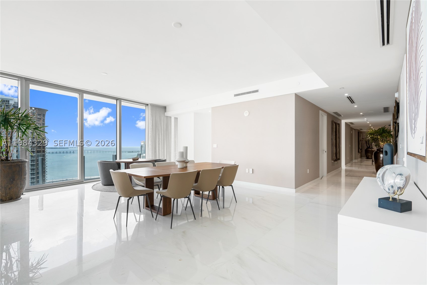 300 Biscayne Boulevard Way #2601E, Miami FL 33131