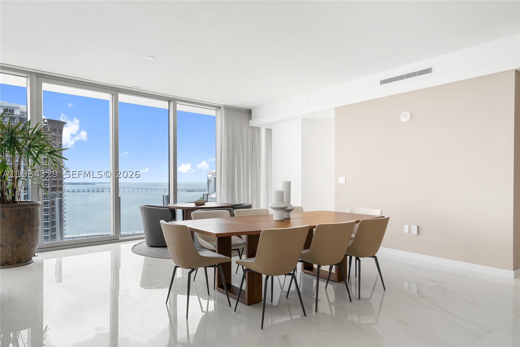 300 Biscayne Boulevard Way #2601E, Miami FL 33131