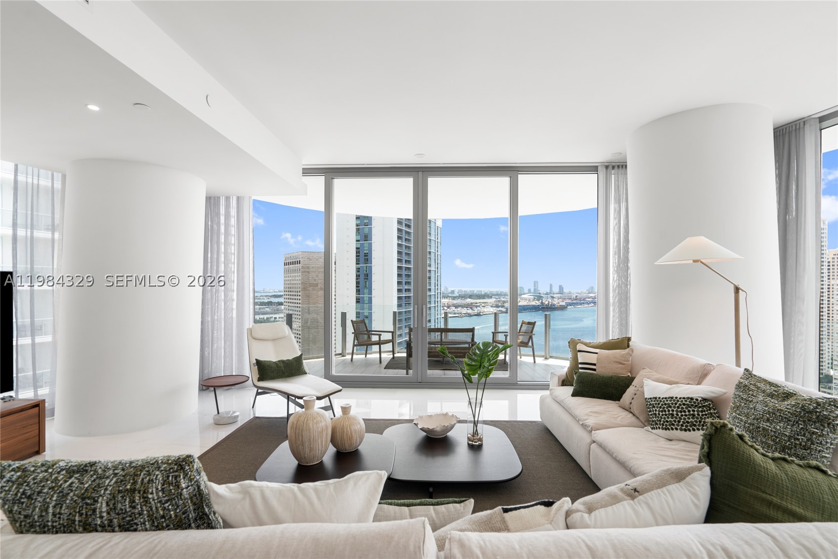 300 Biscayne Boulevard Way #2601E, Miami FL 33131
