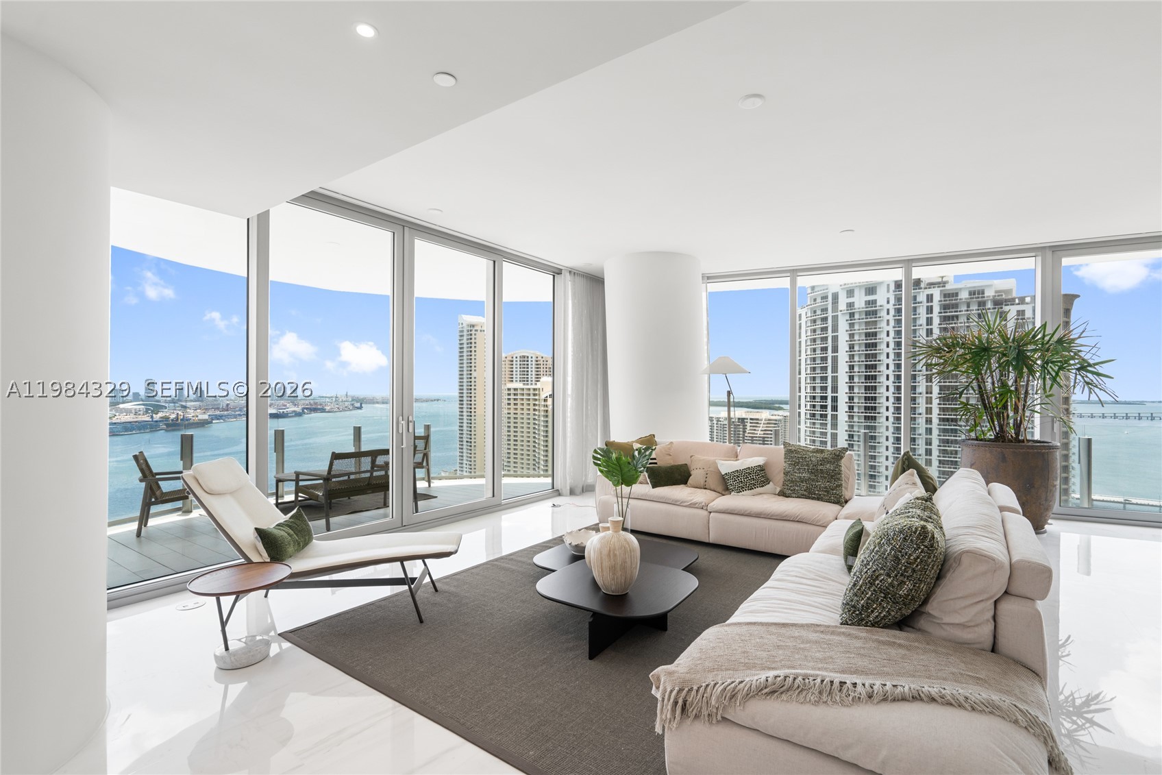 300 Biscayne Boulevard Way #2601E, Miami FL 33131