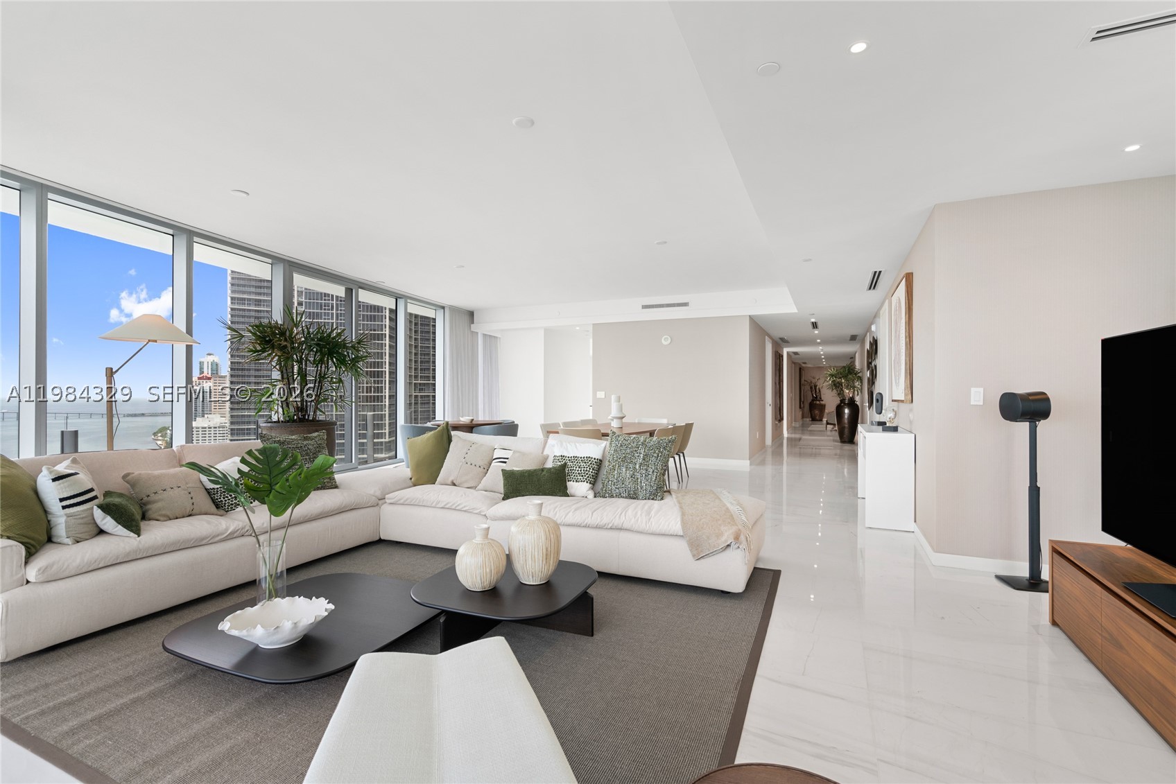 300 Biscayne Boulevard Way #2601E, Miami FL 33131