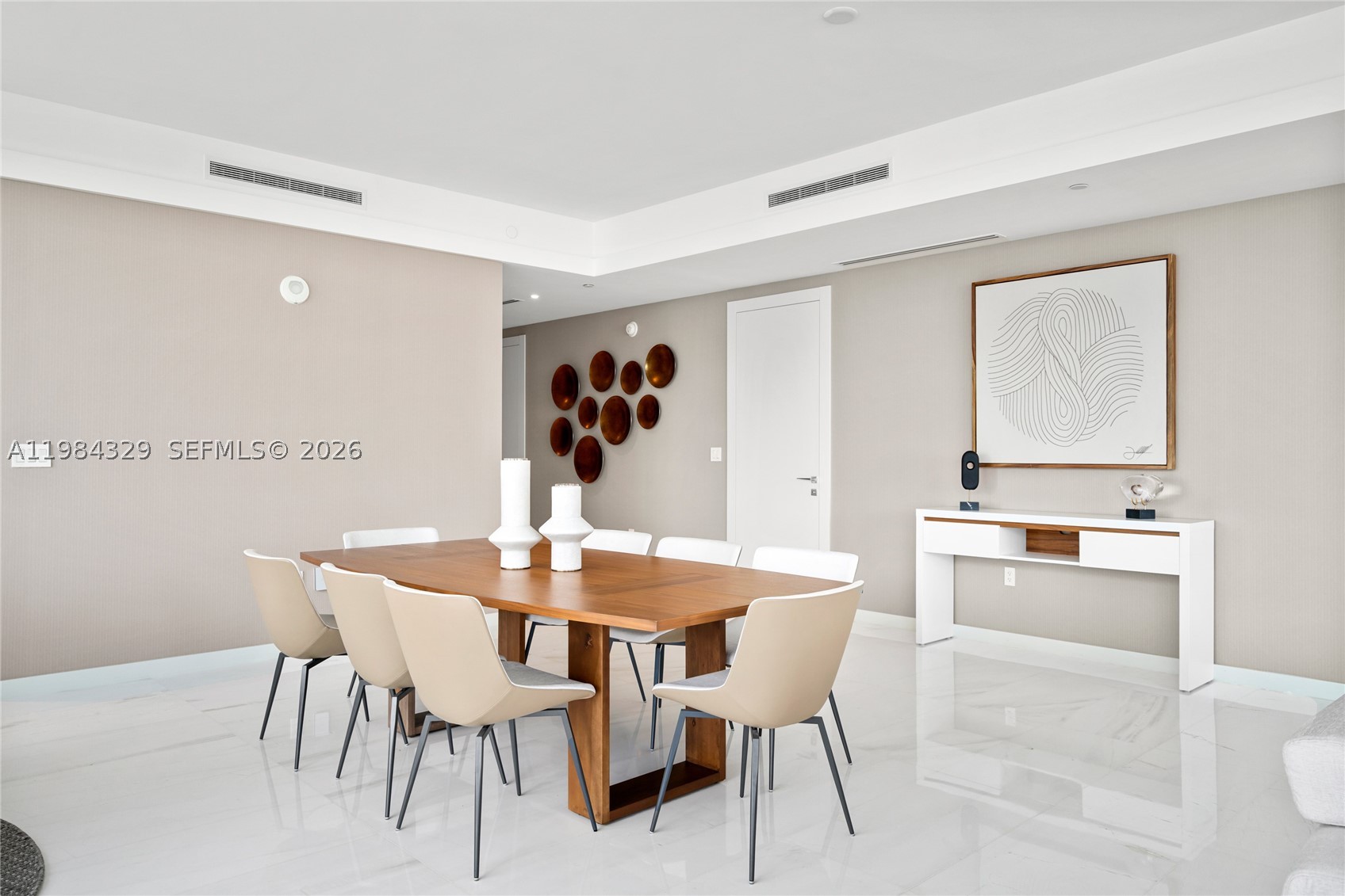 300 Biscayne Boulevard Way #2601E, Miami FL 33131