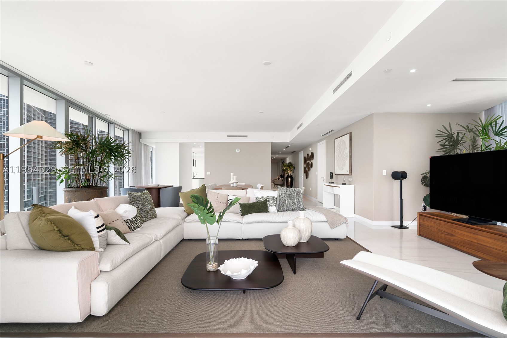 300 Biscayne Boulevard Way #2601E, Miami FL 33131